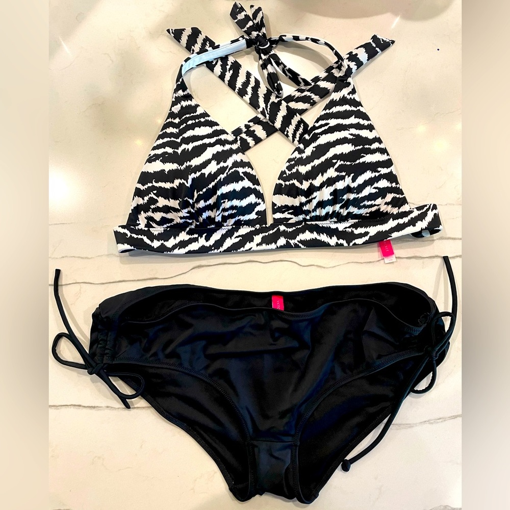 Victorias Secret 2 Piece Swim, Worn Once, Size L